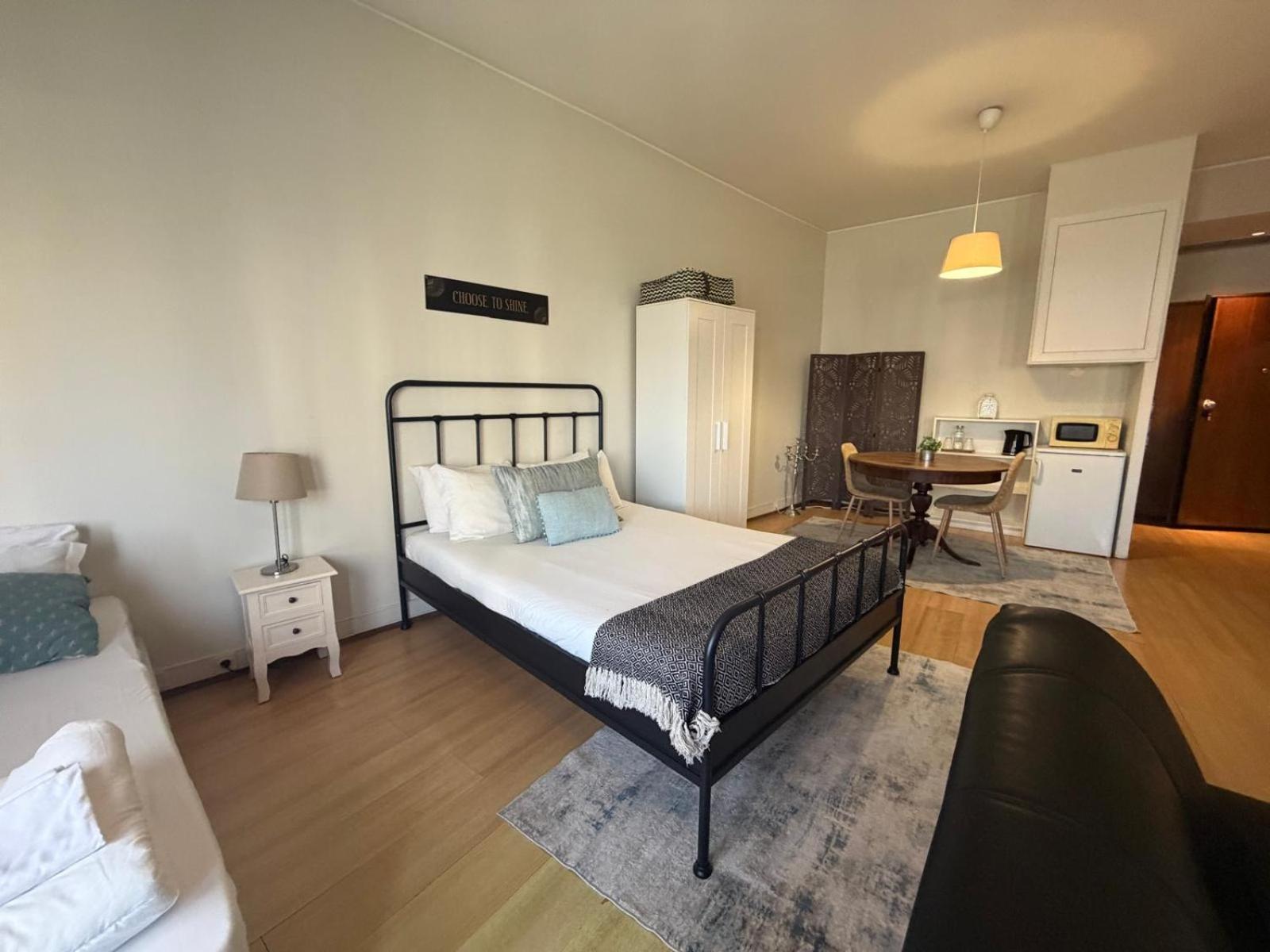 Oporto Trindade Residence — Photos 3